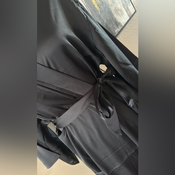 Black kimono robe wrap style dress - Picture 5 of 9